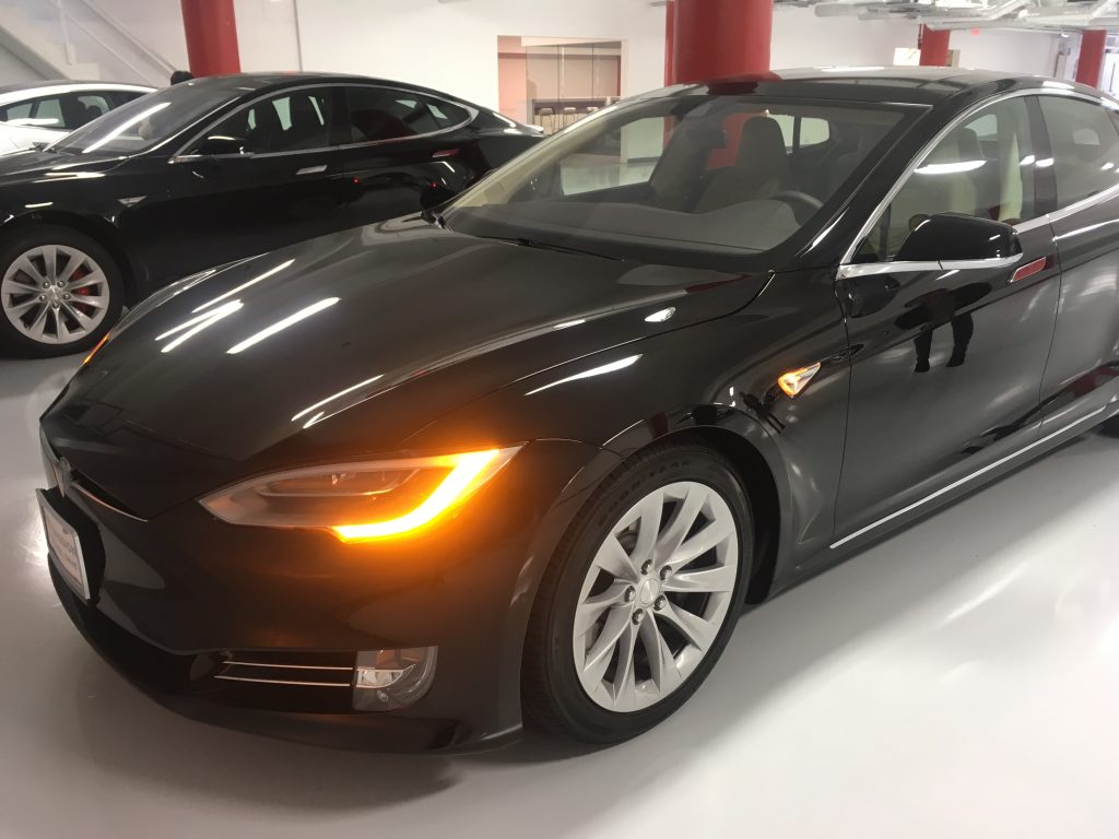 Le modèle S 70 de Tesla.(Crédit : Klervi Drouglazet)