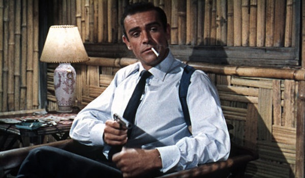 Sean Connery dans Dr. No, réalisé par Terrence Young (1962)