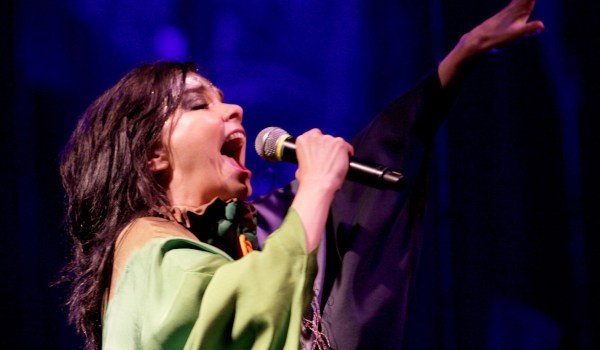 Bjork performs on the Other stage at the 2007 Glastonbury Festival at Worthy Farm in Pilton, Somerset, Somerset, UK on June 23, 2007. Photo by Anthony Devlin/PA EMPICS/ABACAUSA.COM (Pictured : Bjork)