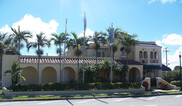 1280px-Hollywood_FL_Art_and_Culture_Center01