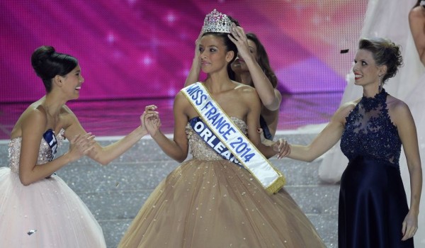 flora-coquerel-19-ans-a-ete-elue-miss-france-2014-a-dijon-le-7-decembre-11050104arcjr