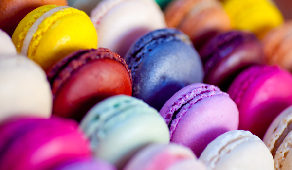 Multi-coloured_macarons,_September_2010