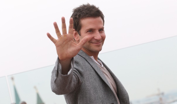 American actor Bradley Cooper poses at a photocall on the roof of the Ritz-Carlton Hotel ahead of the Russia premiere of his latest movie 'American Hustle', in Moscow, Russia on February 5, 2014. Photo by Vyacheslav Prokofyev/Itra-Tass/ABACAPRESS.COM