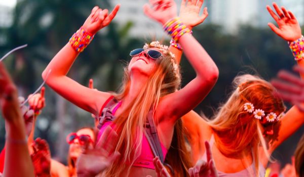 dancing-people-hd-wallpaper-picture-ultra-music-fest-2013-wmc-miami