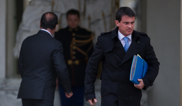 French Prime Minister Manuel Valls leaves after the weekly cabinet meeting at the Elysee presidential palace in Paris on November 26, 2014.Photo Thierry Orban/Abacapress.com