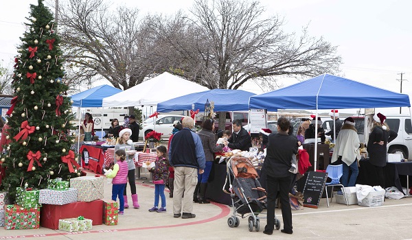 marche noel Dallas 600 par 350