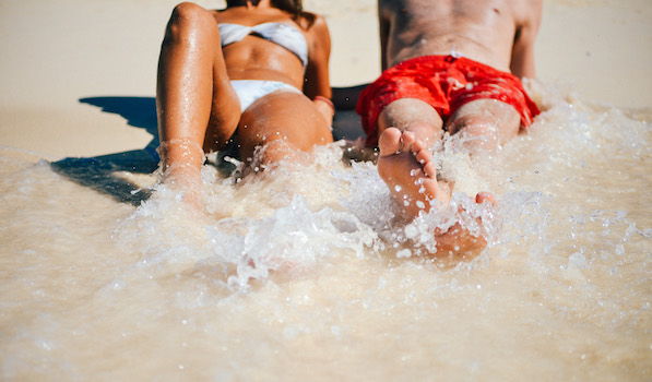 beach-vacation-people-sand