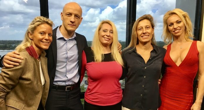 Le Peignoir aux Alouettes Le Peignoir aux Alouettes