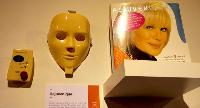 revujenique