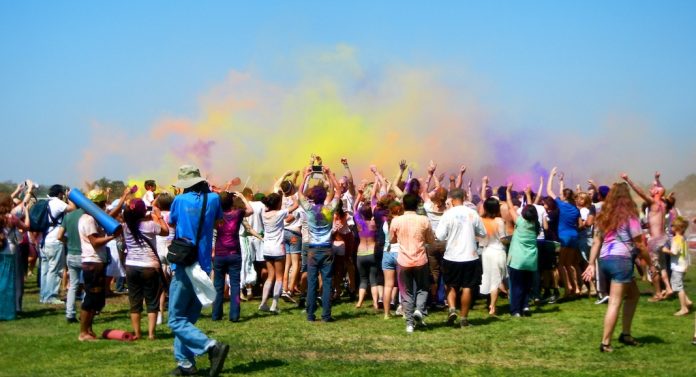 holi