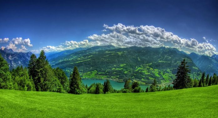 wall_1372499961_panoramic-mountain-landscape