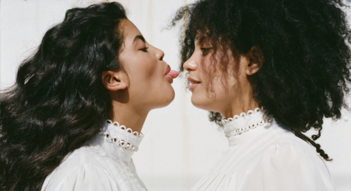 Ibeyi-tongue