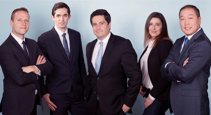 usa-france-financial-team