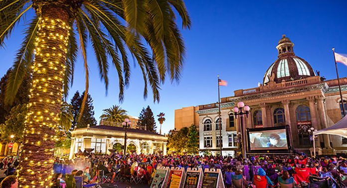 Movies on the square, Redwood City