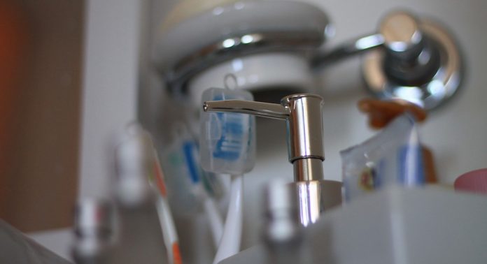 hygiene_oral_hygiene_cleaning_personal_hygiene_toothbrush_bathroom_lavabo-938797.jpg!d