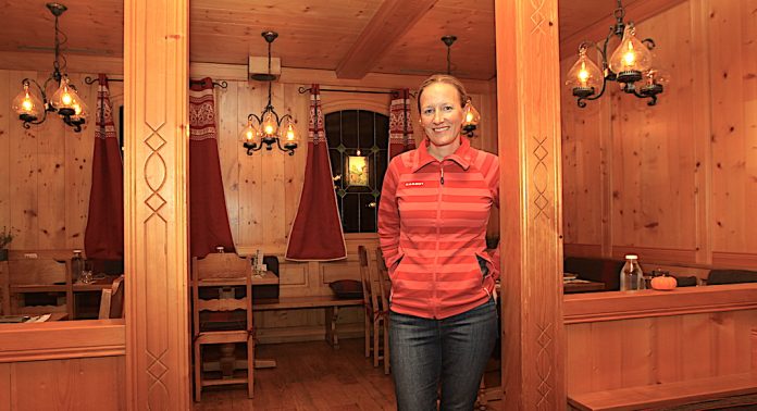 Natalie Horwath dans son restaurant suisse, Matterhorn. Crédit: Hélène Labriet-Gross