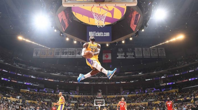 20200207_LEBRON-Dunk