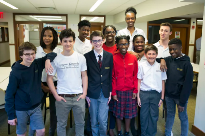 Students of Lyceum Kennedy Students of Lyceum Kennedy