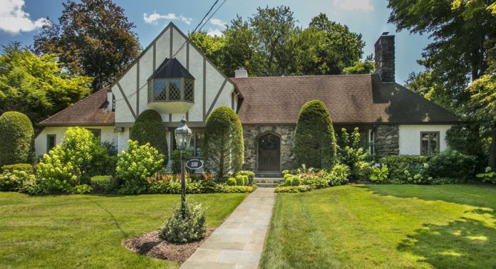 tudor-house-exterieur