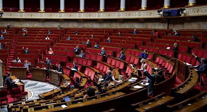 Assemblle Nationale 8 mai
