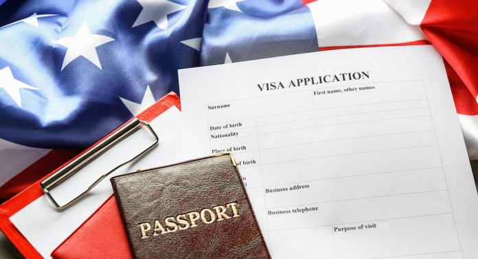 Malgre La Levee Du Visa Ban Par L Administration Biden Des Milliers De Francais Restent Bloques D Un Cote Ou L Autre De L Atlantique French Morning Us