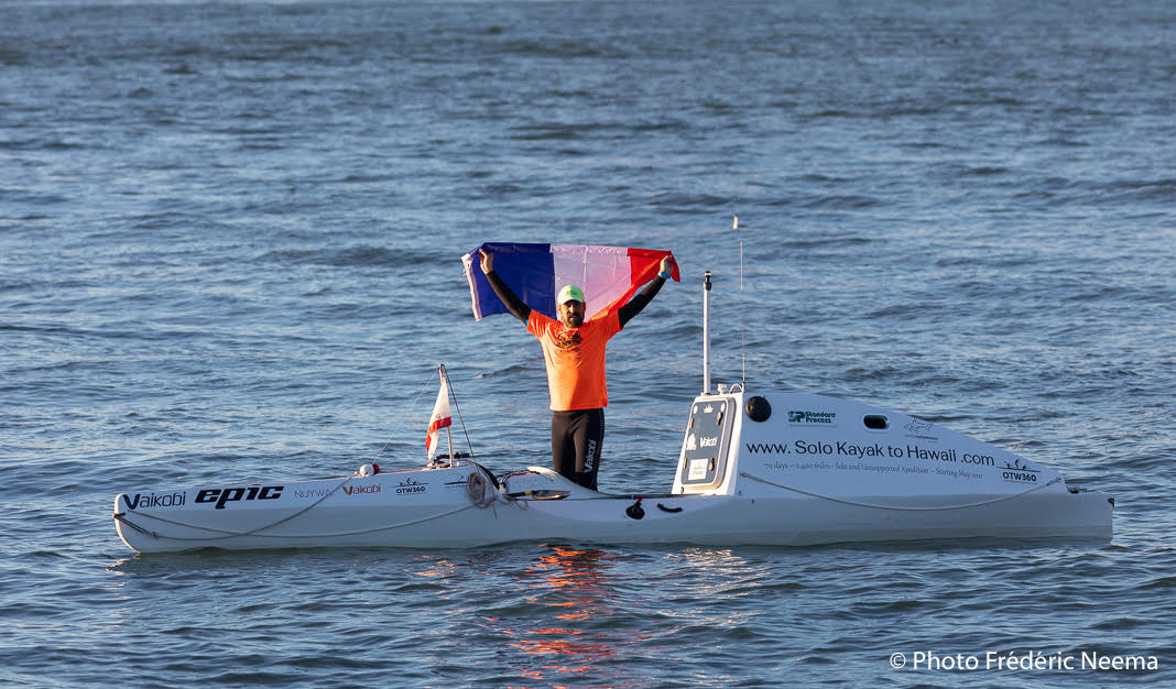 Cyril Derreumaux sur son kayak « Valentine » se prépare à la grande traversée
