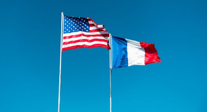 Drapeaux français et américain