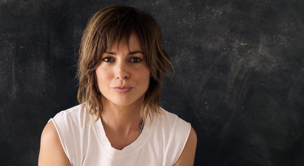 L'actrice Stéphanie Szostak soigne notre santé mentale - et la sienne