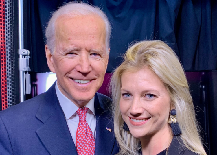 Audrey Lefevre et Joe Biden qu'elle vient de maquiller