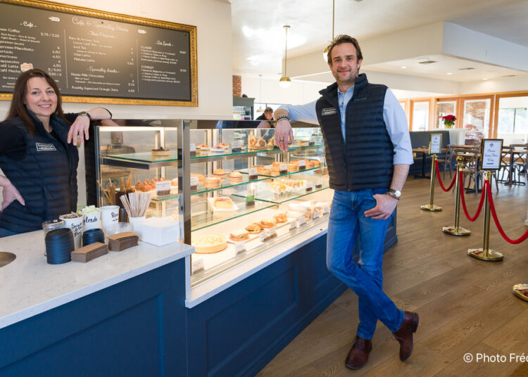 Alexandra et Louis Zandvliet dans leur boulangerie-pâtisserie Sarmentine à Petaluma. Crédit : Frédéric Neema